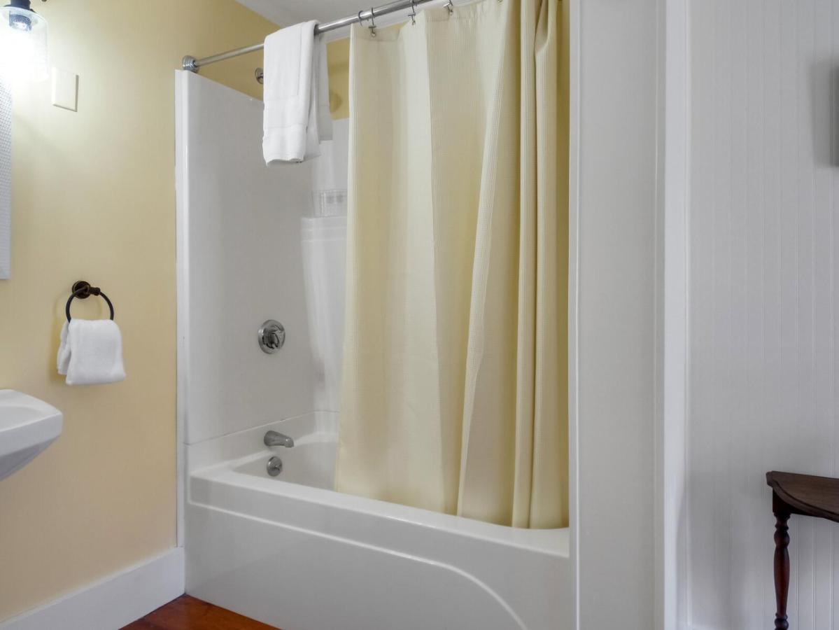 The Thistle Inn Boothbay Harbor Ngoại thất bức ảnh